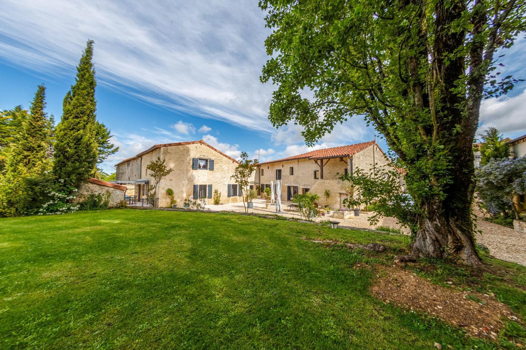 Au Clos Des Dely - Chambre D Hotes "Reference" Climatisee Mareuil  Exterior foto
